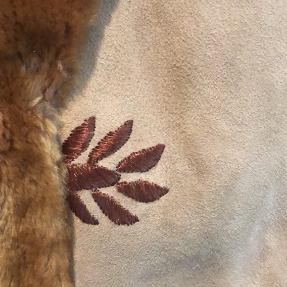 Vest - Picture 2 of 7